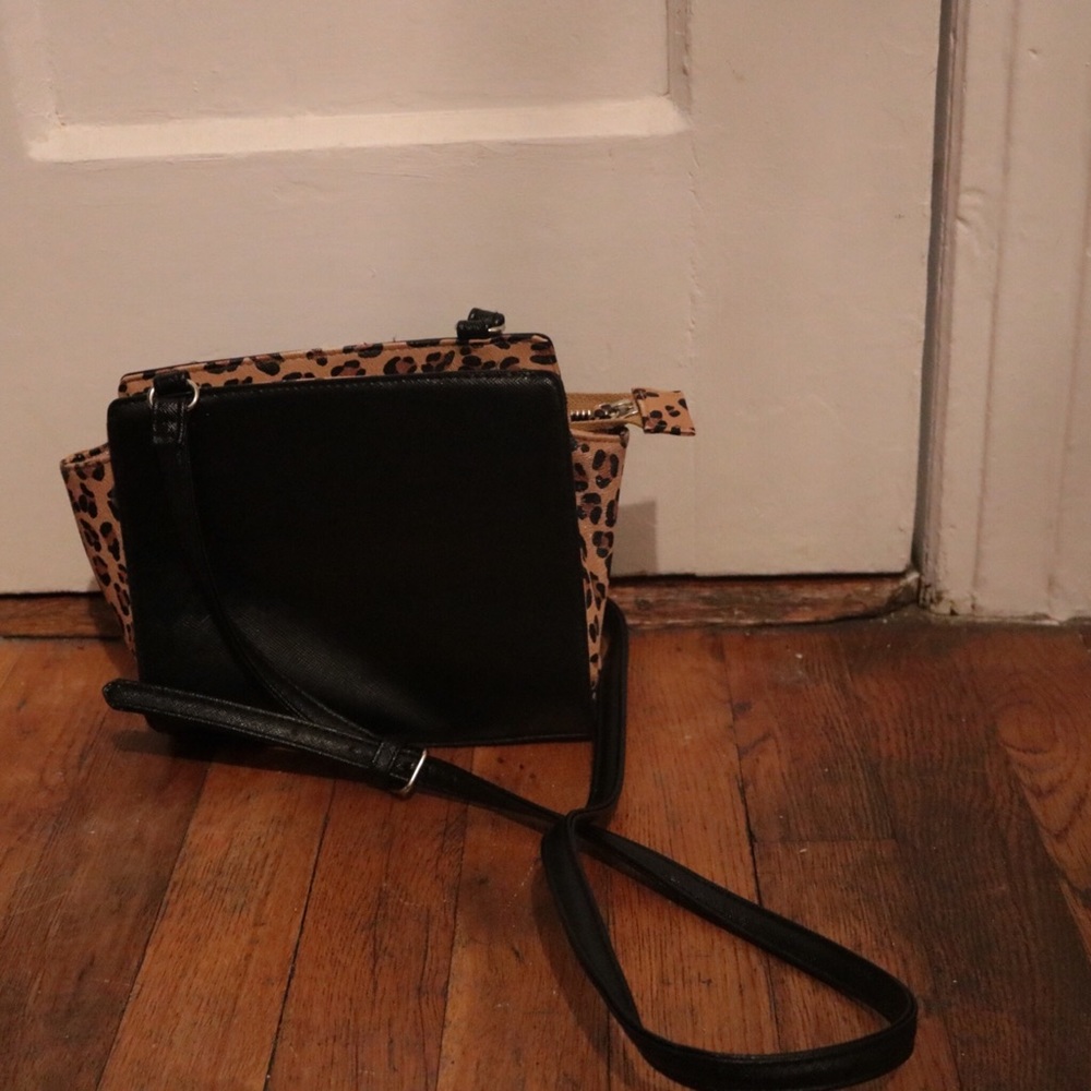 Black & Cheetah Print Crossbody Purse
